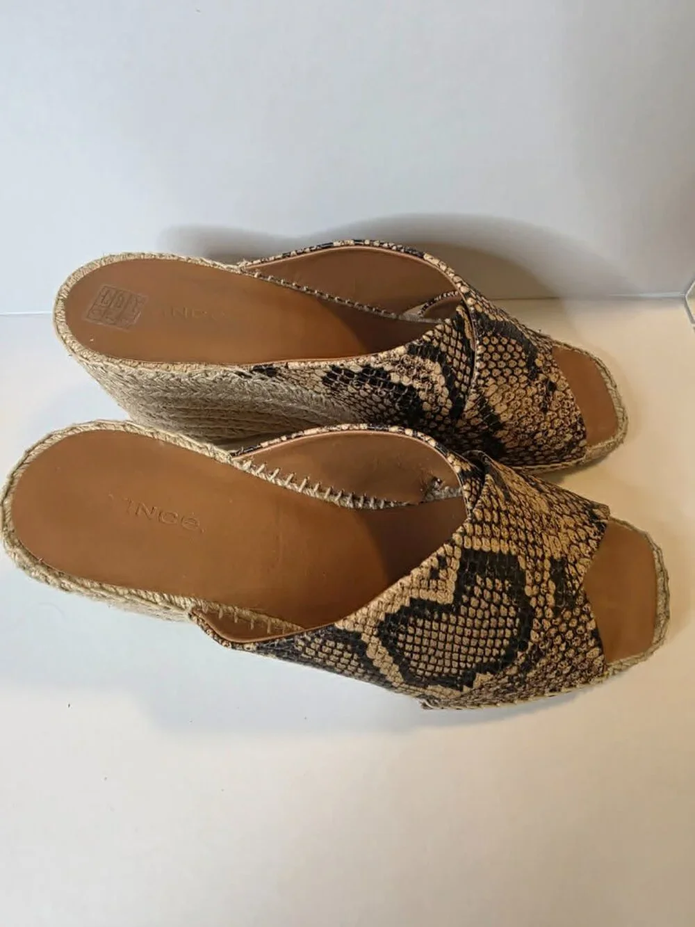 Vince Snakeskin Wedge Sandals – Raffia Heel – Size 8.5